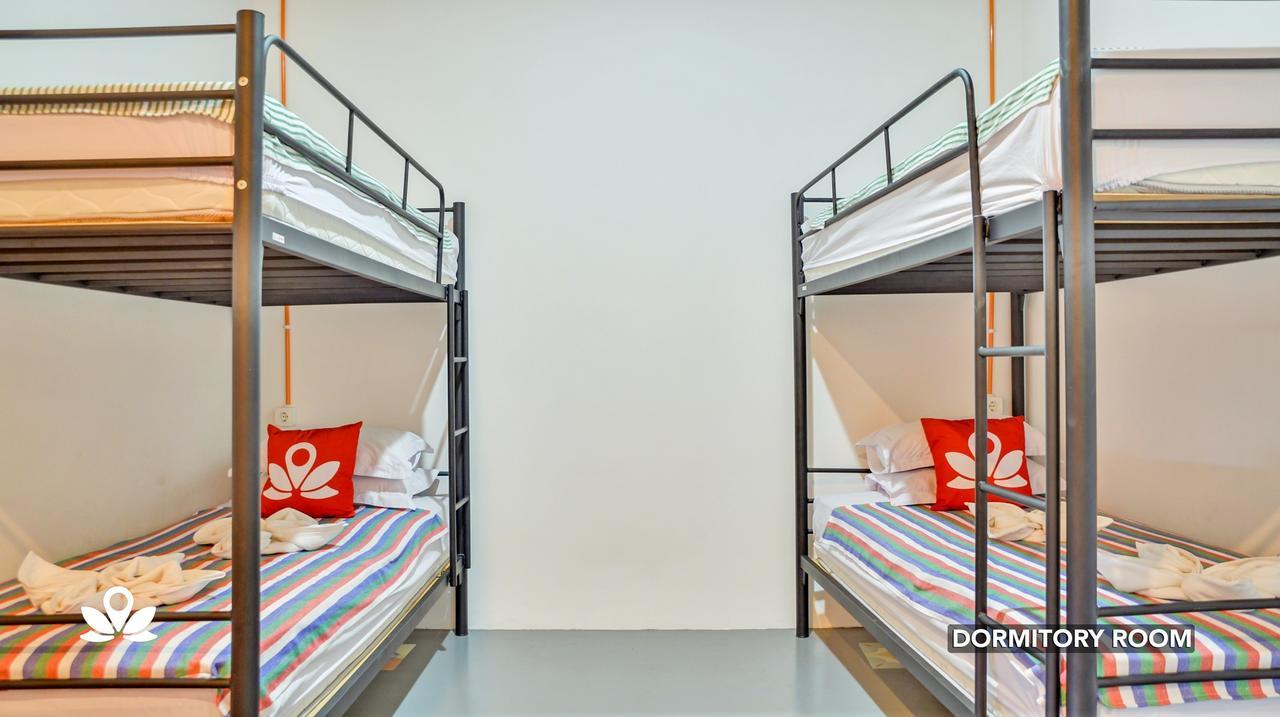 ZEN Rooms Adisucipto Airport Джокякарта Екстериор снимка